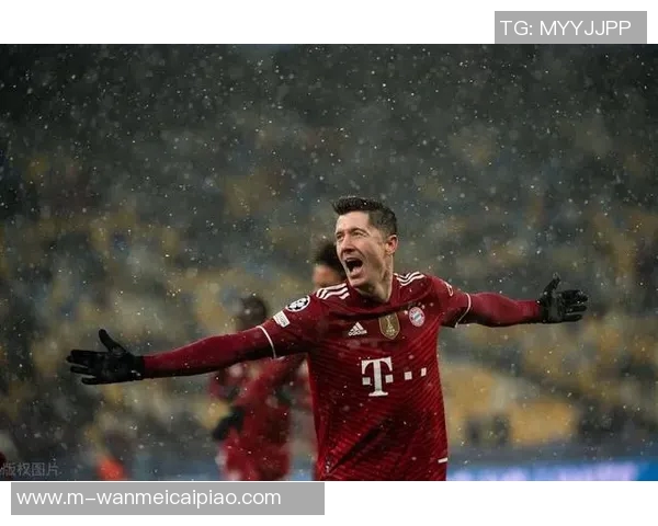 莱万重返安联球场遭拜仁球迷嘘声四起质疑其忘恩负义行为